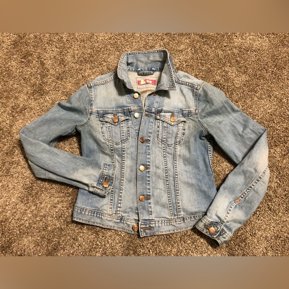 Women’s Girls Denim Jacket &Now Light Wash Small Super Cute Faded Trucker EUC!